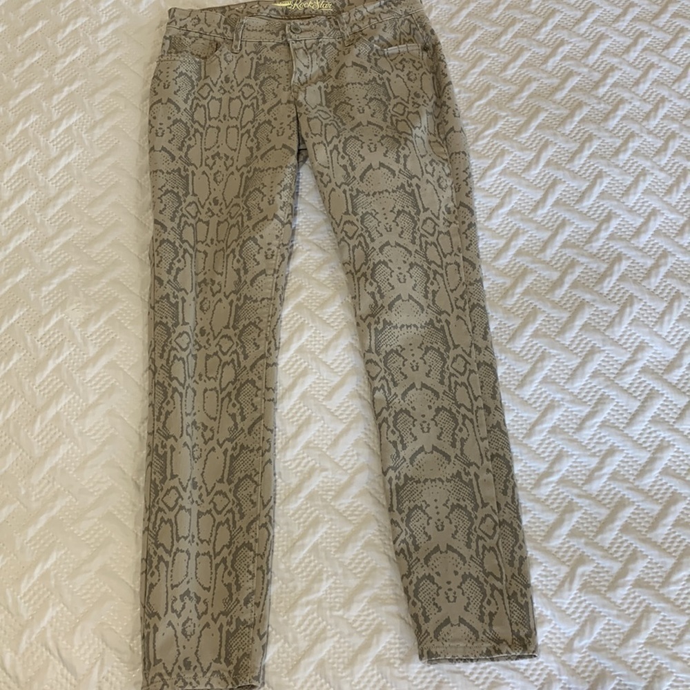 Old Navy Rockstar snake print pants, Sz 6